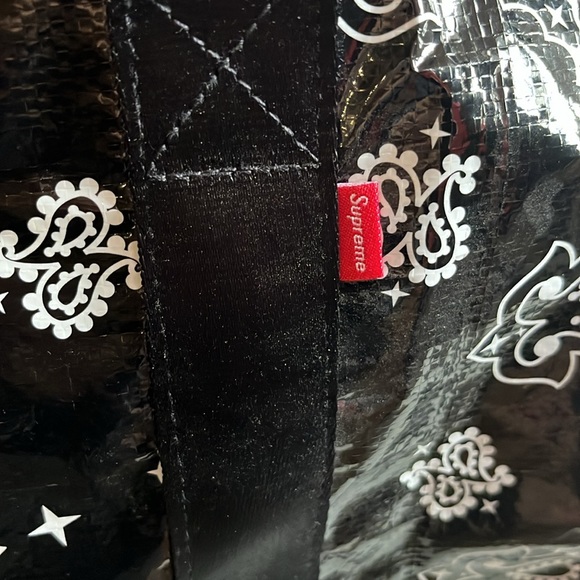 Supreme SS/21 Black Bandana Tarp Small Duffle Bag - Picture 9 of 13